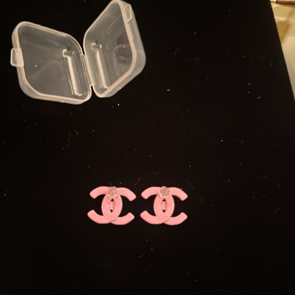 CHANEL Earrings - Picture 7 of 8